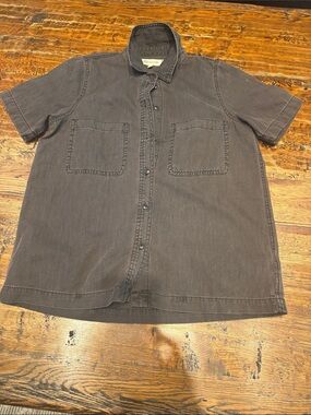Casual Short-Sleeve Button-Down Shirt in Washed Grey
